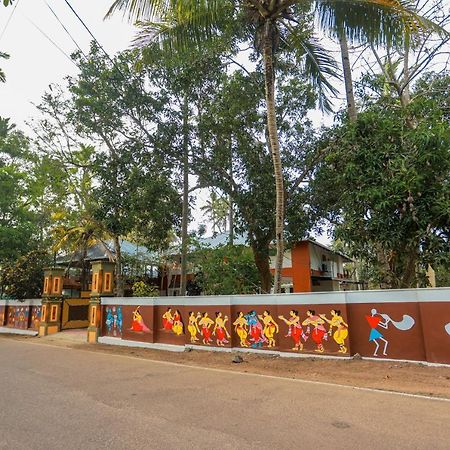 Malavikas Black Beach Resort Варкала Екстериор снимка